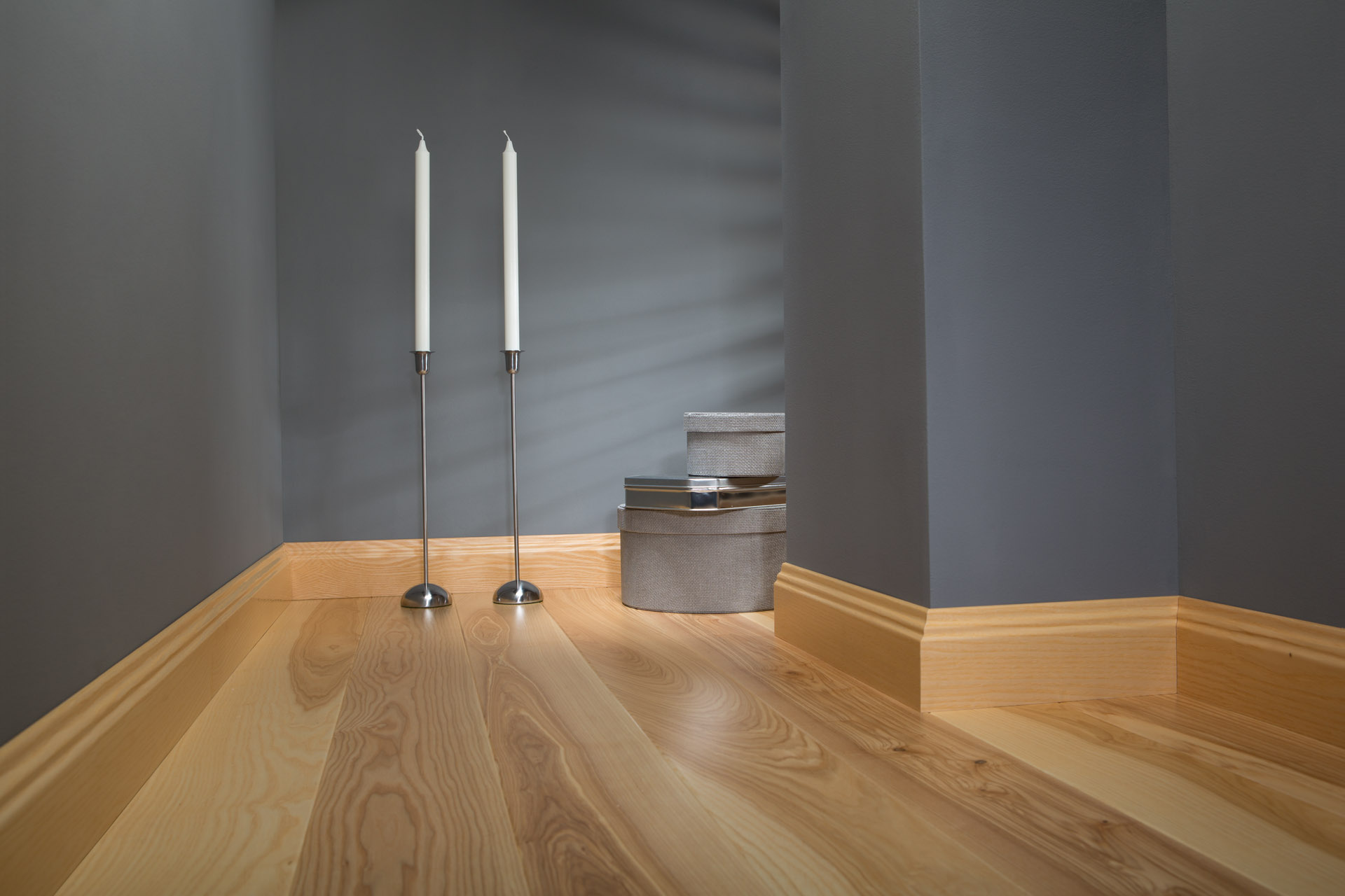 High skirting boards from Barlinek. Available, among others white, dark
